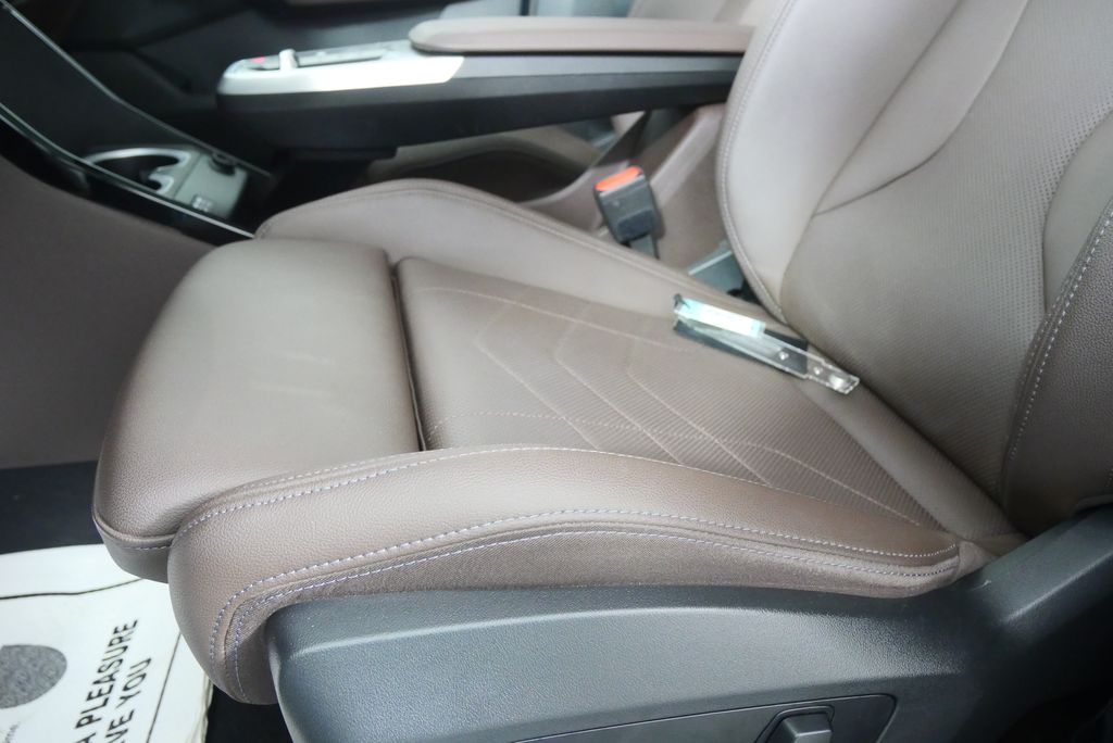 Thumbnail: 2023 BMW X1 - 10