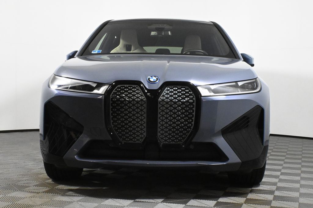 Thumbnail: 2025 BMW iX - 10