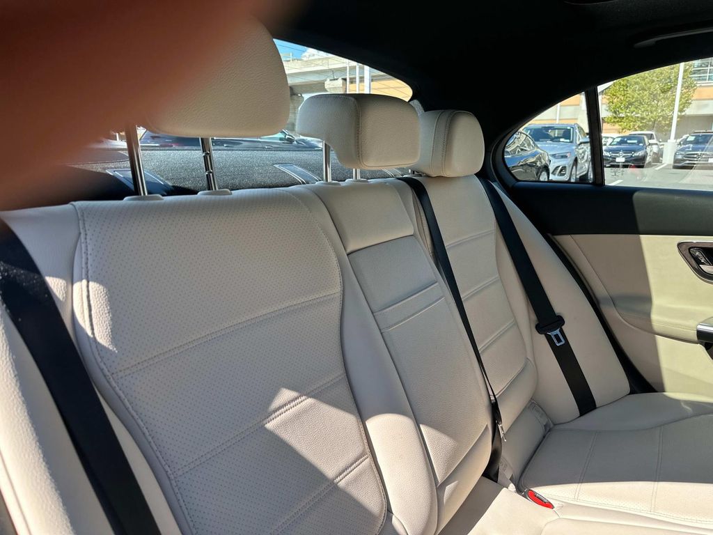 Thumbnail: 2022 Mercedes-Benz C-Class - 25