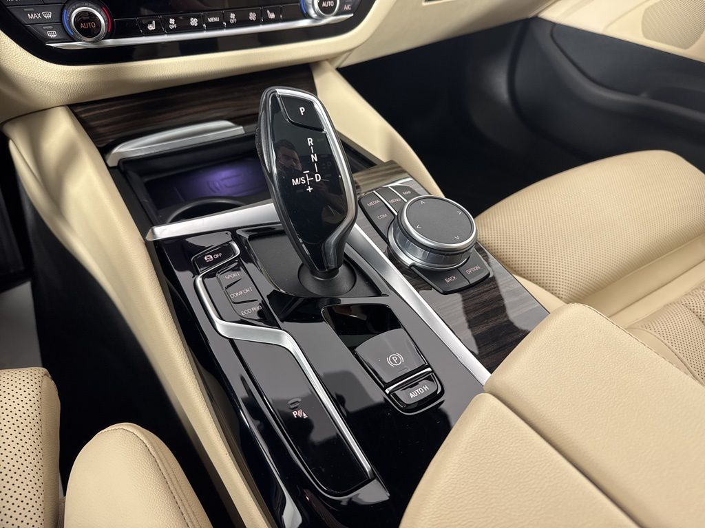 2021 BMW 5 Series 530i xDrive 14