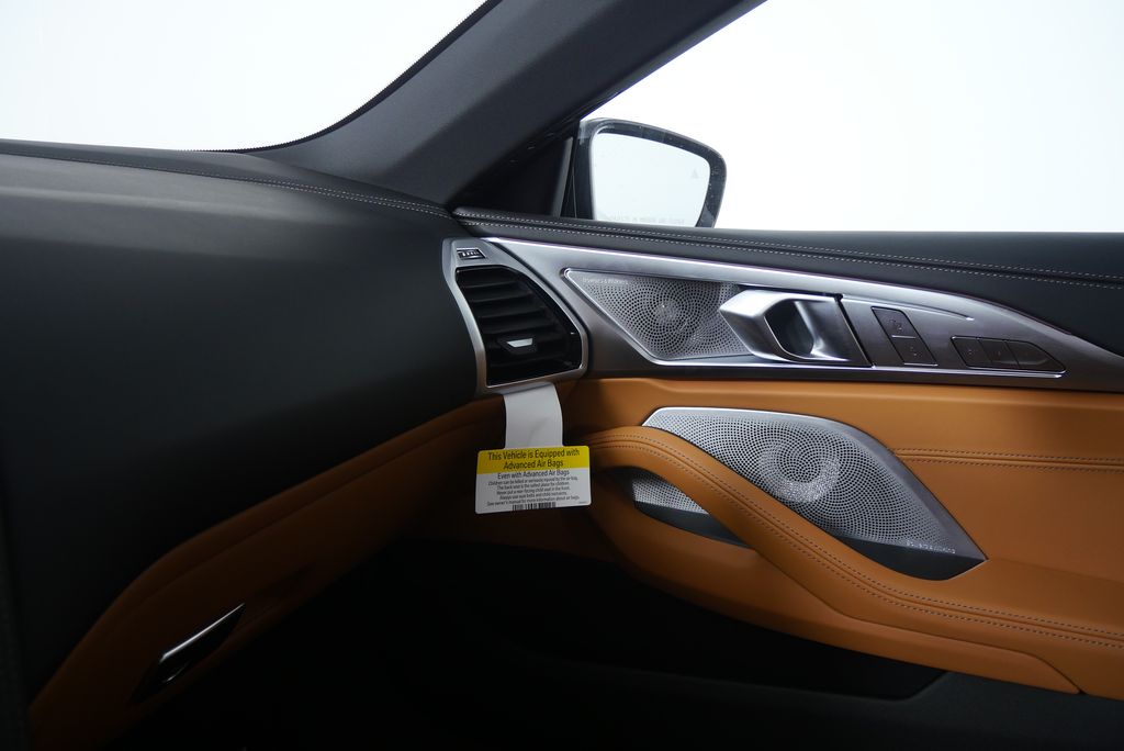 Thumbnail: 2026 BMW 8 Series - 26