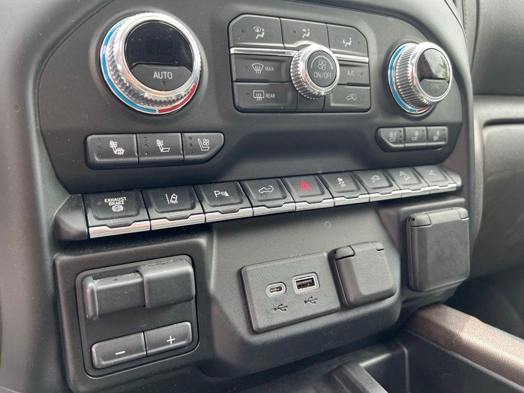2021 GMC Sierra 2500 Denali 14