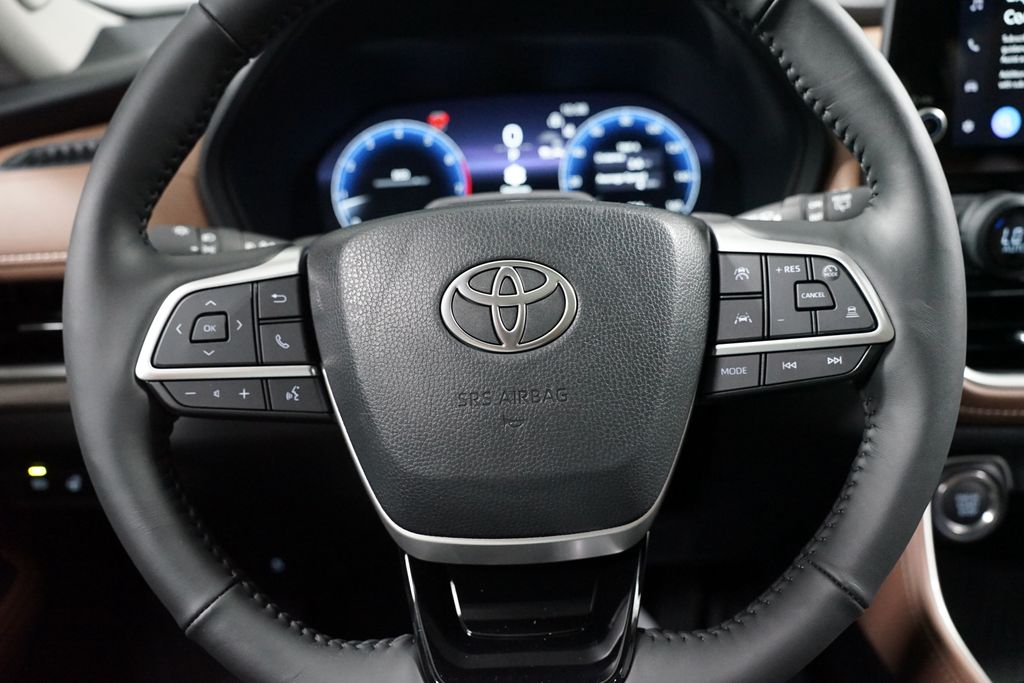 Thumbnail: 2025 Toyota Grand Highlander - 12