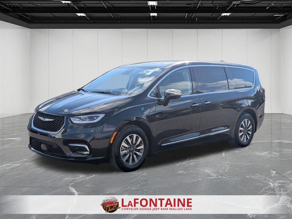 Brilliant Black Crystal Pearlcoat 2023 Chrysler Pacifica Hybrid Limited FWD Minivan Front-Wheel Drive Continuously Variable Transmission