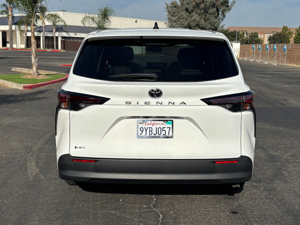 Thumbnail: 2026 Toyota Sienna - 6