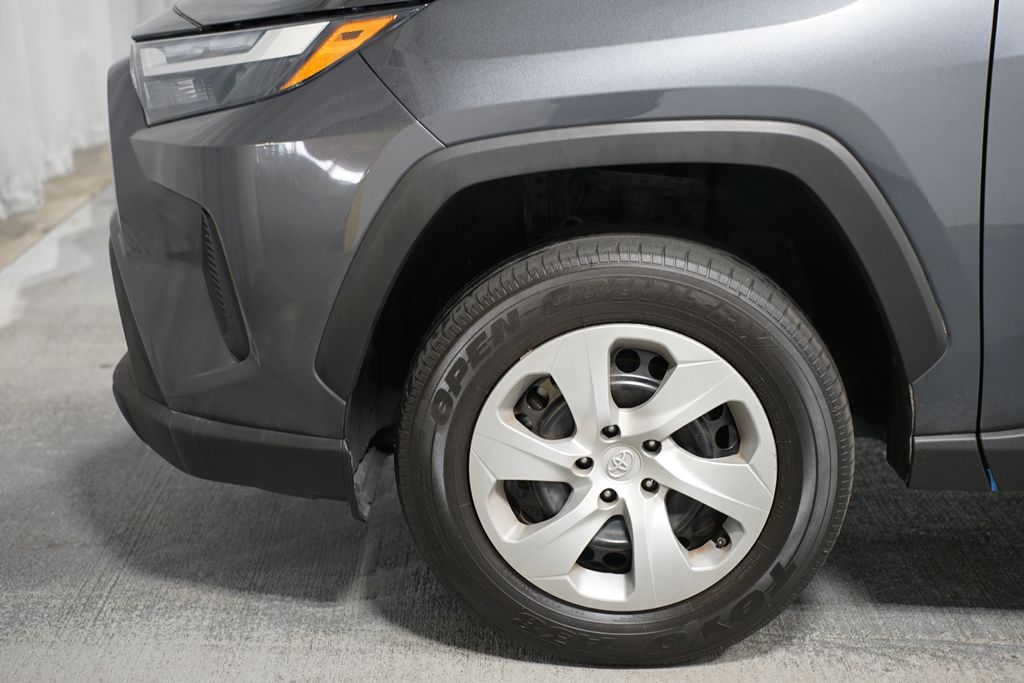 2023 Toyota RAV4 LE 5