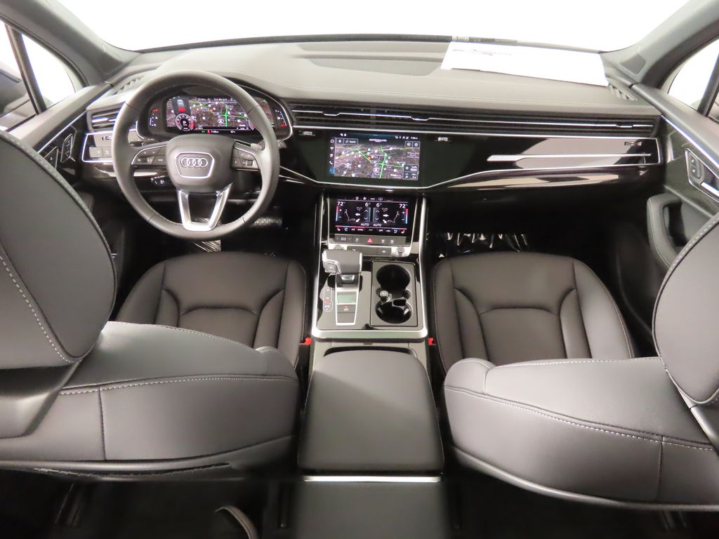 Thumbnail: 2025 Audi Q7 - 11