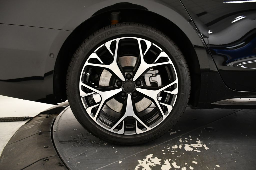 Thumbnail: 2026 Audi A6 - 16