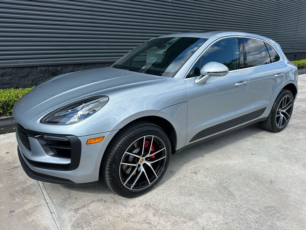 Thumbnail: 2026 Porsche Macan - 7