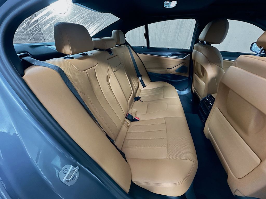 Thumbnail: 2023 BMW 5 Series - 28