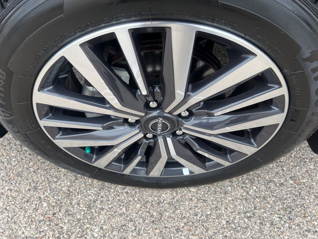 2022 Nissan Kicks SV photo