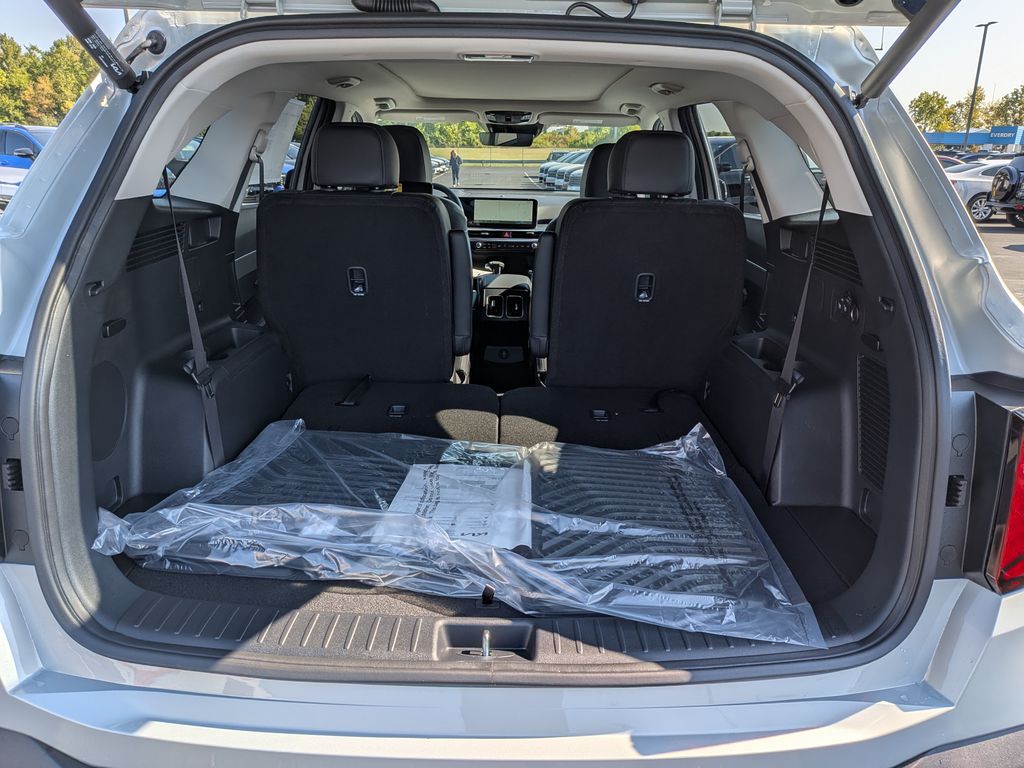New 2026 White Kia EX image 23