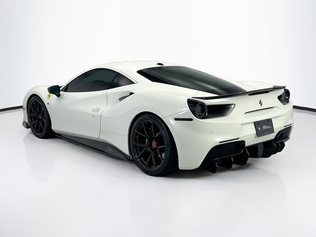 Used 2018 Bianco Avus Ferrari  image 7