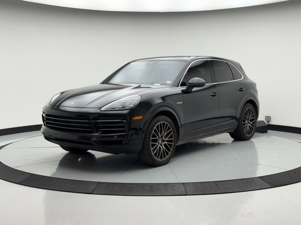 Thumbnail: 2021 Porsche Cayenne - 1