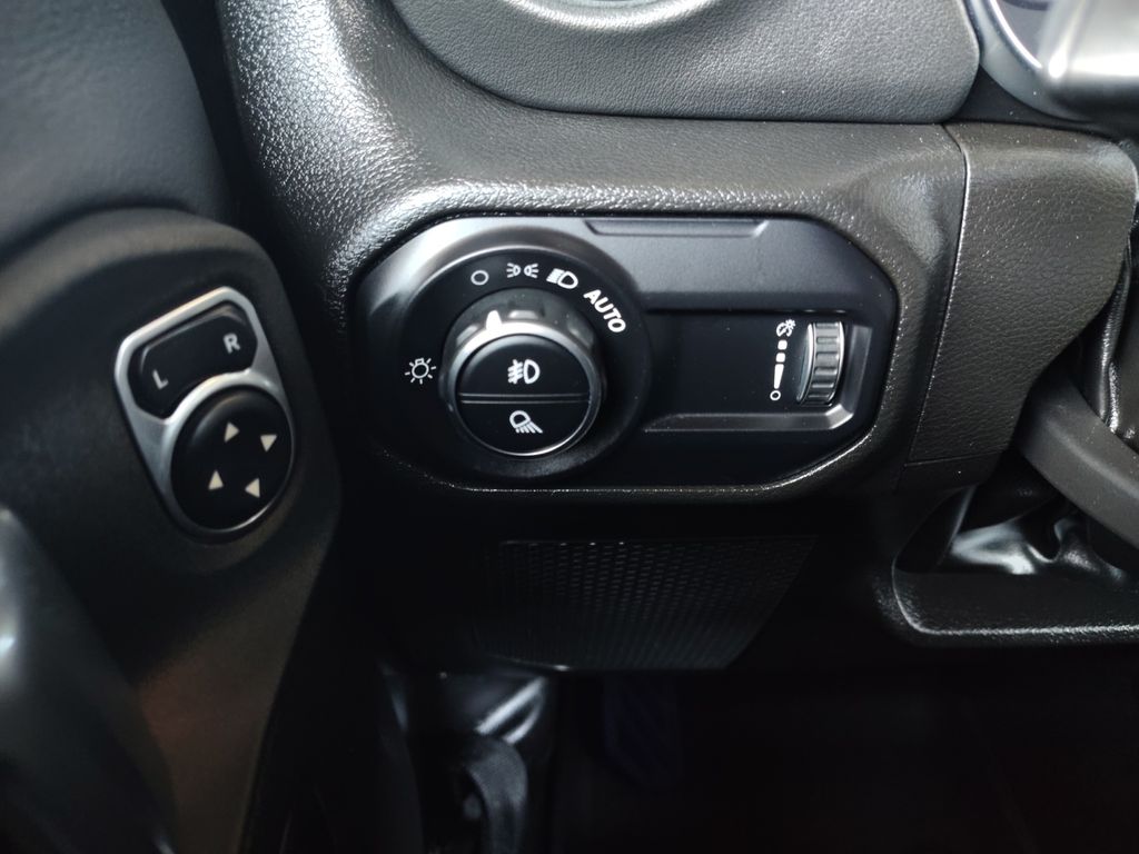 Used Car 2023 Jeep Gladiator  Overland For Sale Under $30,000 In Austin, Texas