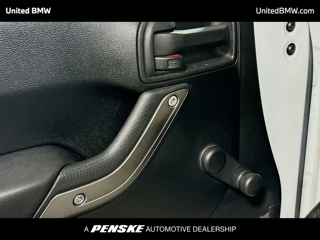 Thumbnail: 2017 Jeep Wrangler - 3