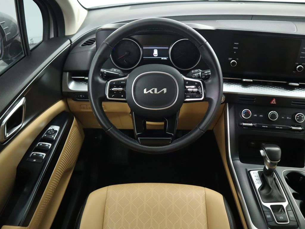 Thumbnail: 2023 Kia Carnival - 10