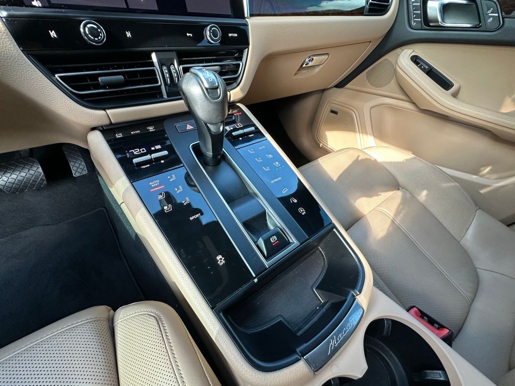 Thumbnail: 2024 Porsche Macan - 28