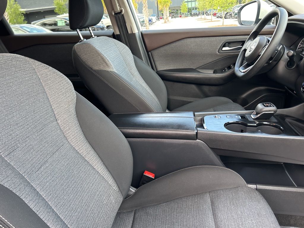 2023 Pearl White Tricoat Nissan Rogue SV FWD SUV
