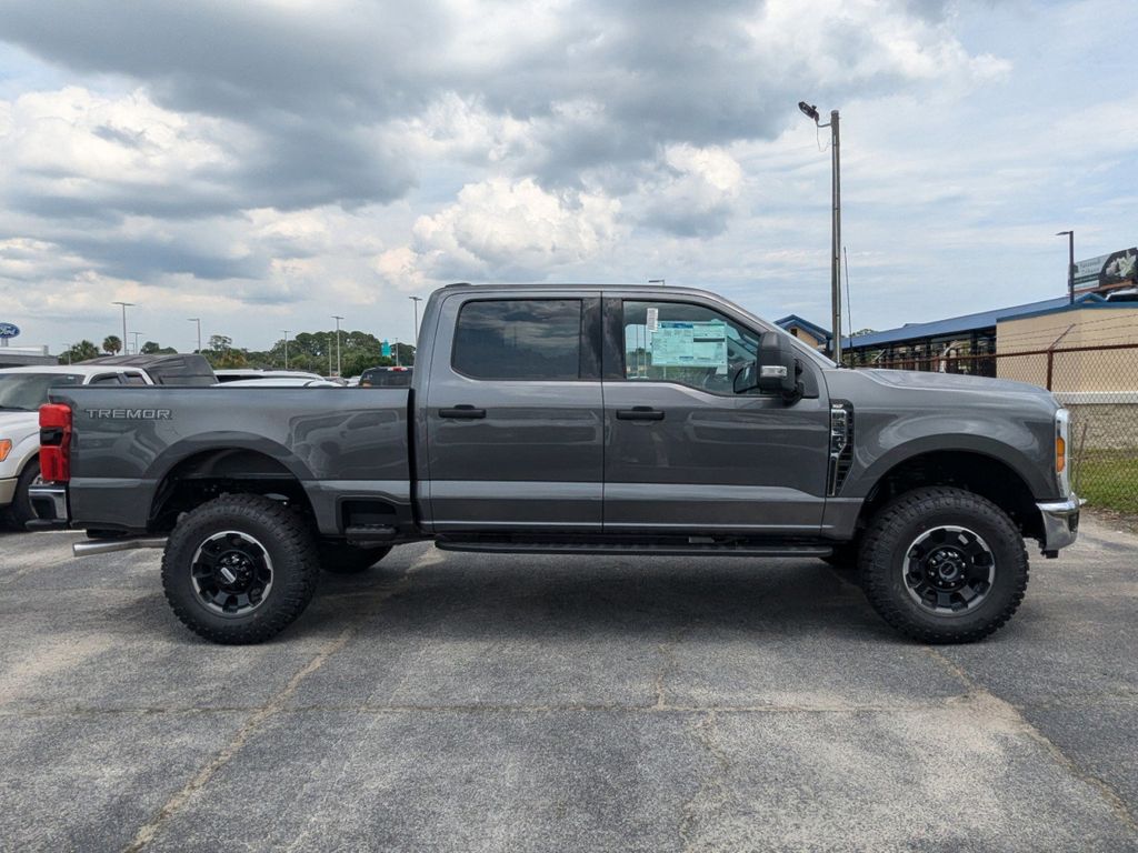 2025 Ford F-350 Super Duty XLT