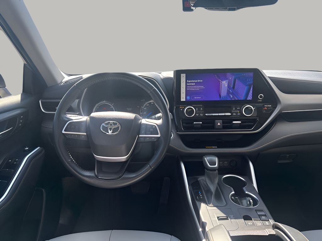 Used Car 2023 Toyota Highlander Hybrid  Bronze Edition For Sale Under $40,000 In Austin, Texas