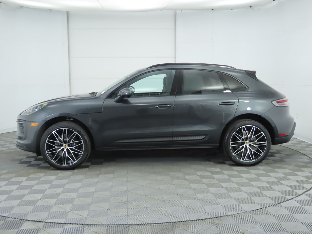 Thumbnail: 2025 Porsche Macan - 2