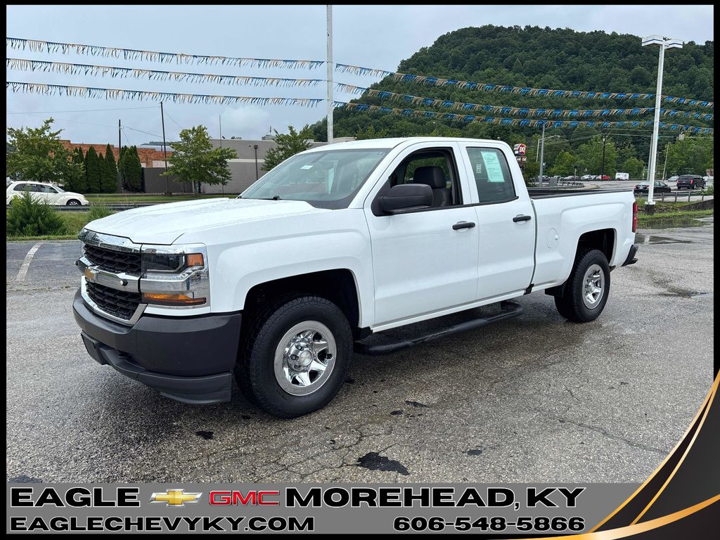 Summit White 2017 Chevrolet Silverado 1500 Pickup Truck Four-Wheel Drive 6-Speed Automatic Overdrive