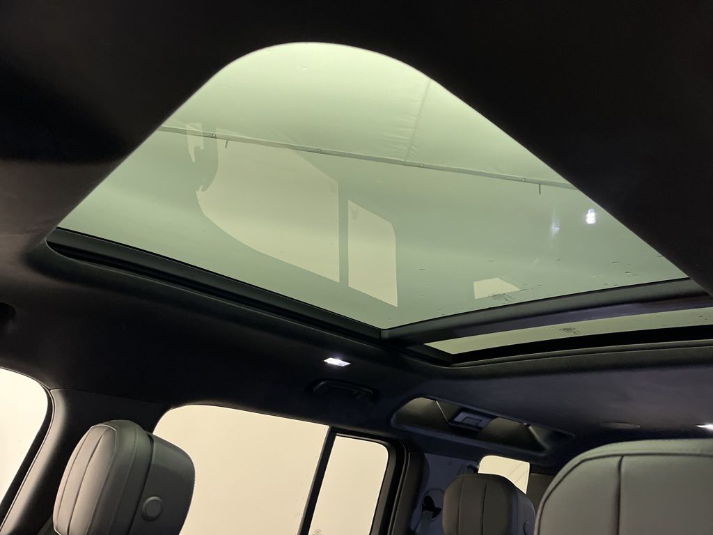 Thumbnail: 2025 Land Rover Defender - 21