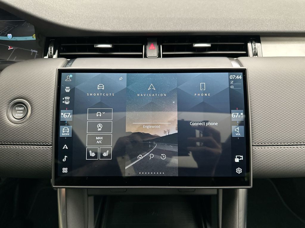 Thumbnail: 2026 Land Rover Discovery Sport - 13
