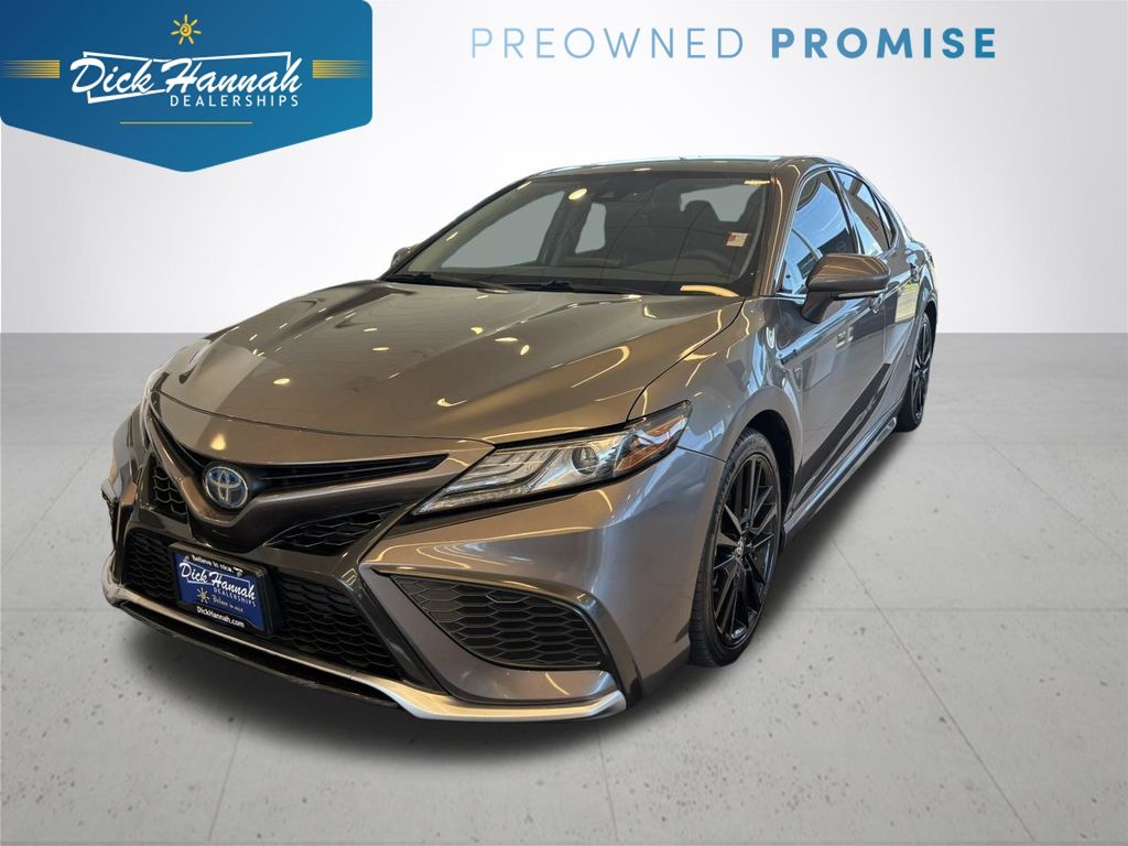 2021 Toyota Camry Hybrid XSE