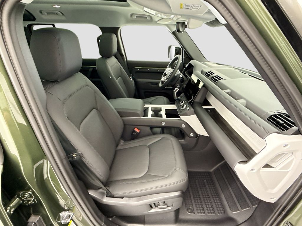 Thumbnail: 2026 Land Rover Defender - 18