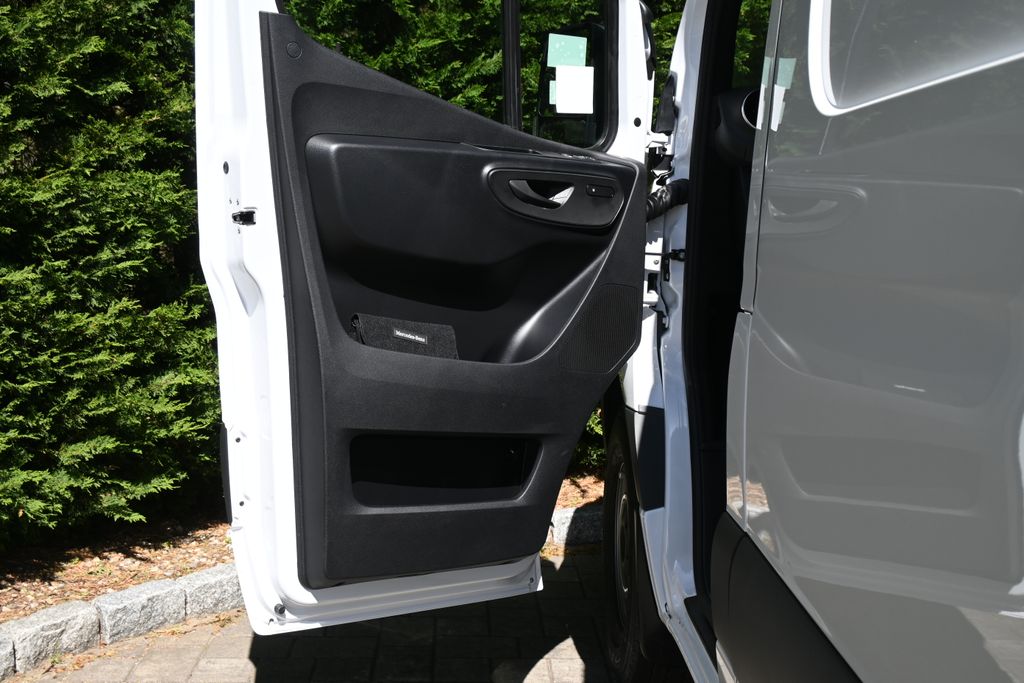 2025 Mercedes-Benz Sprinter 2500 14