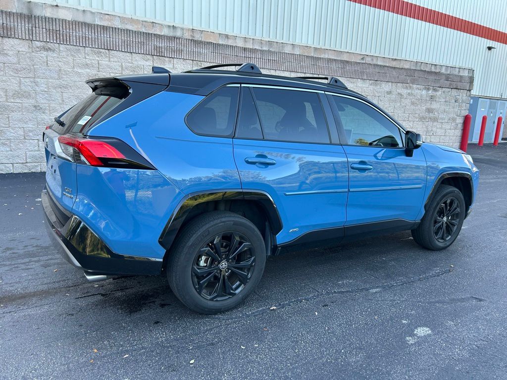 Thumbnail: 2022 Toyota RAV4 - 5