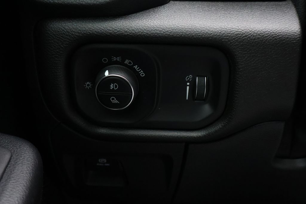 Thumbnail: 2021 RAM 1500 - 31