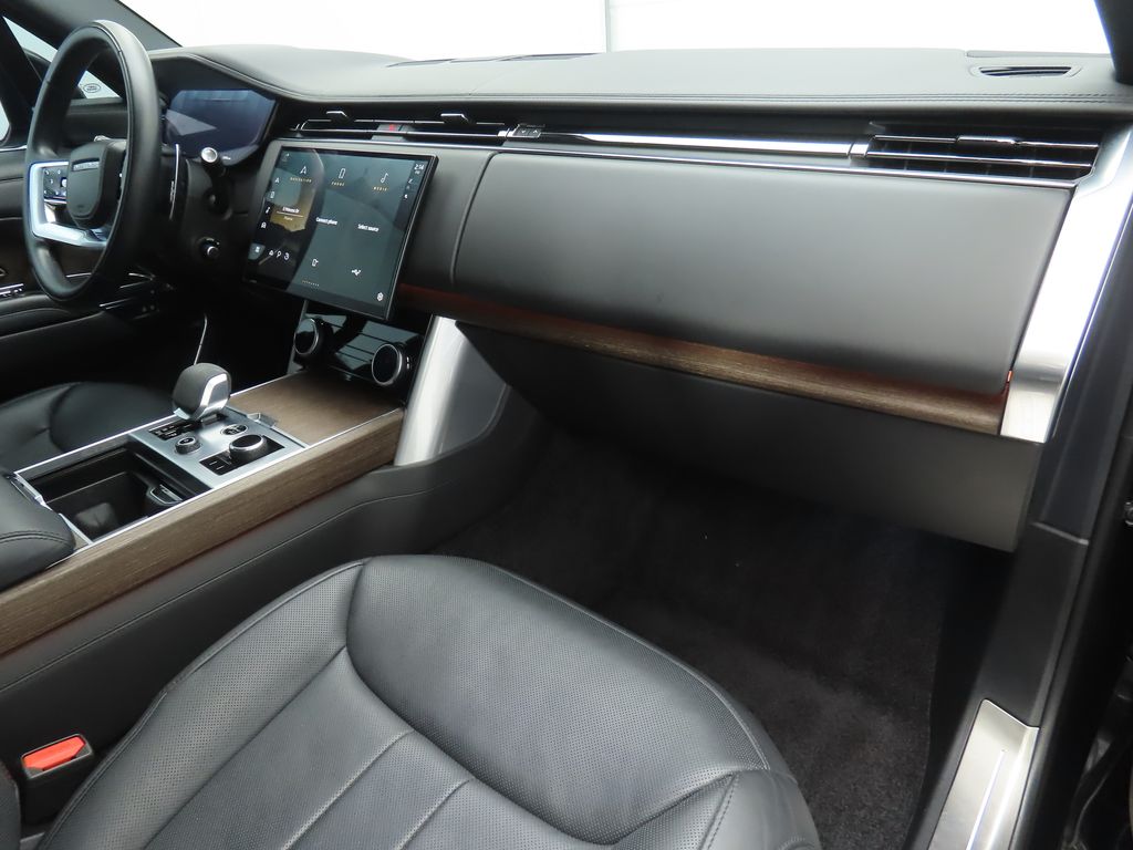 Thumbnail: 2023 Land Rover Range Rover - 17