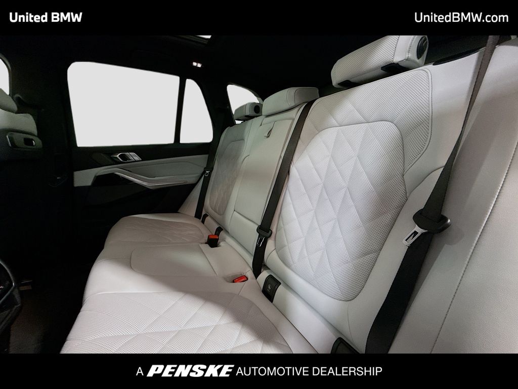 Thumbnail: 2026 BMW X5 - 13