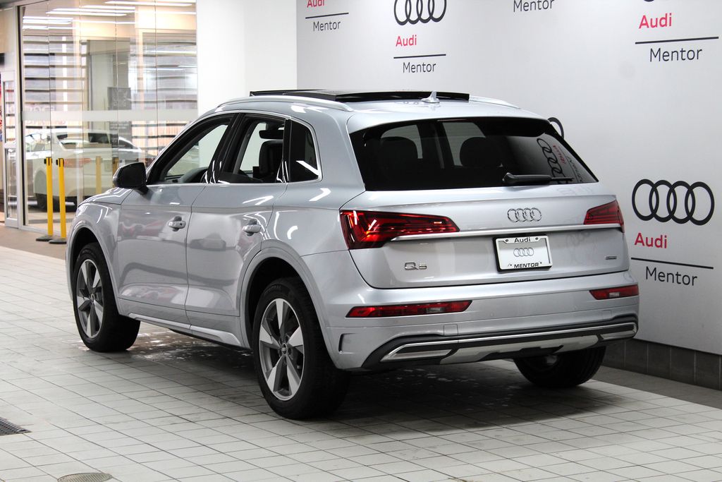 Thumbnail: 2022 Audi Q5 - 4