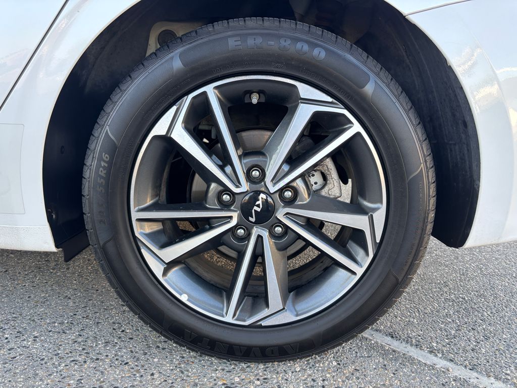 Thumbnail: 2023 Kia Forte - 27