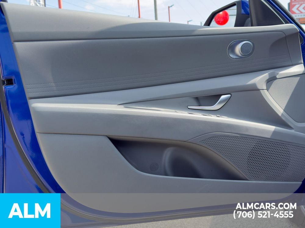 2024 Hyundai Elantra SE - Photo 10