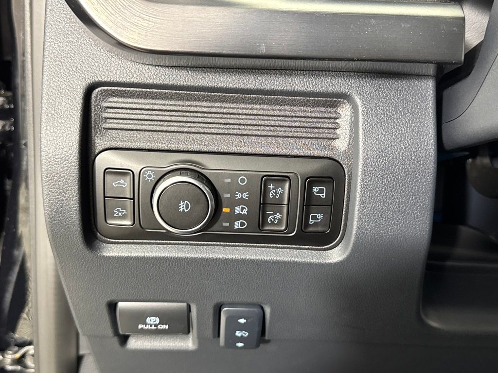 New 2026 Black Ford Lariat image 33