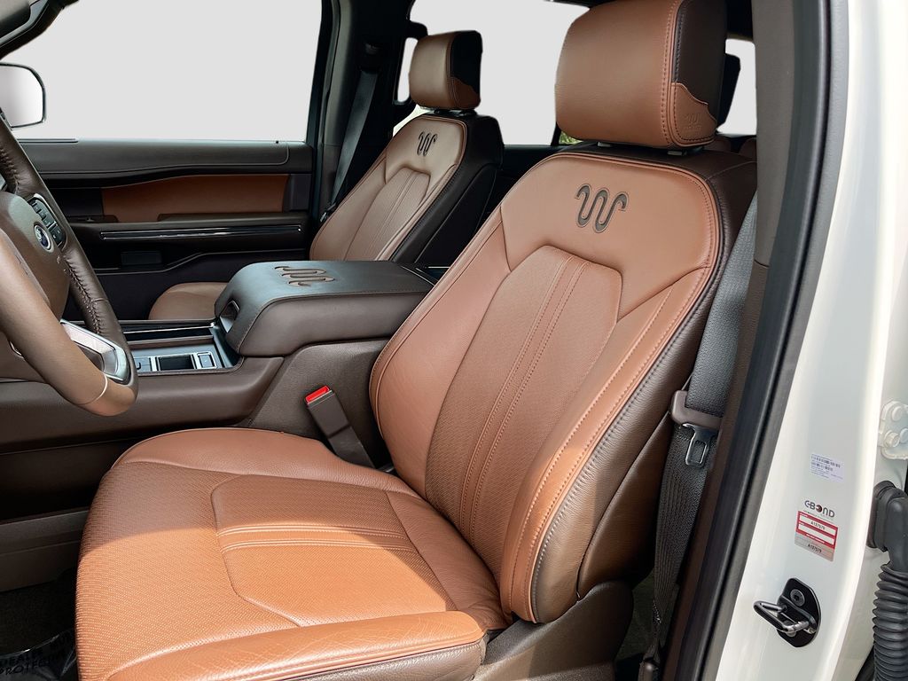 Used 2024 White Ford King Ranch image 22