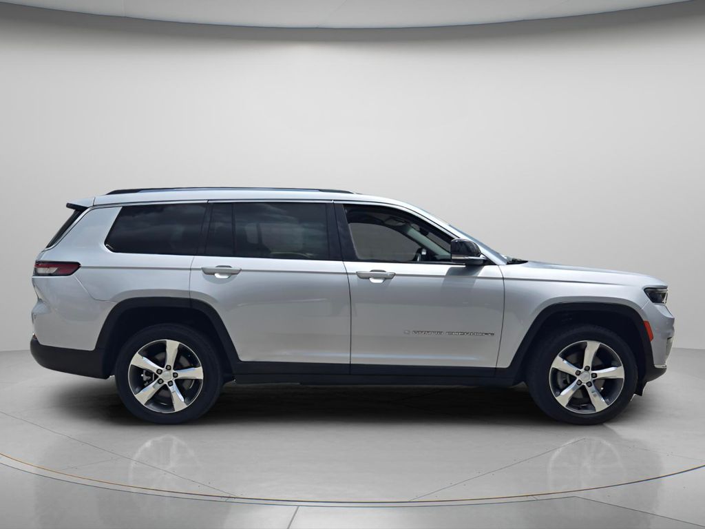 2022 Jeep Cherokee - $23,800