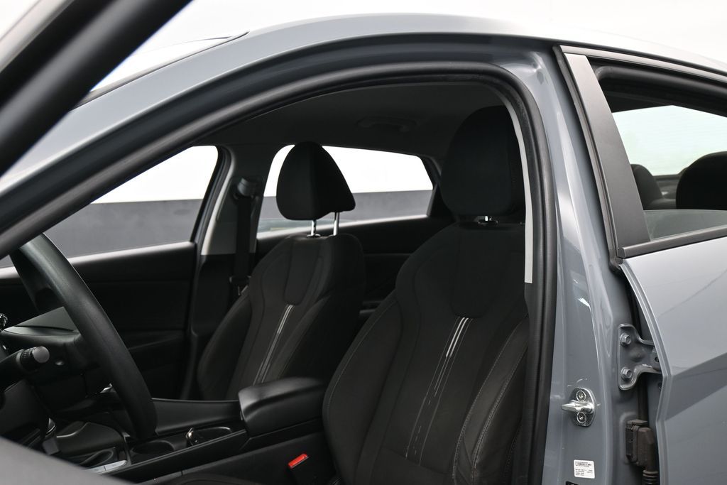 Used 2022 Electric Shadow Hyundai Blue image 10