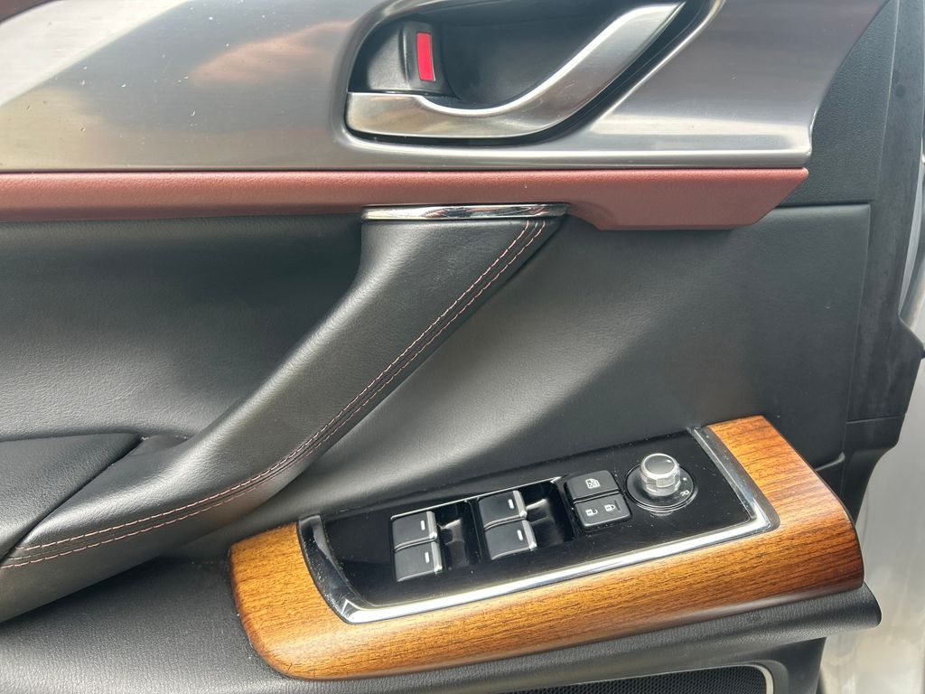 2017 Mazda CX-9 Signature - 11