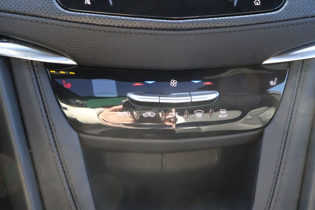 Thumbnail: 2025 Cadillac XT5 - 27