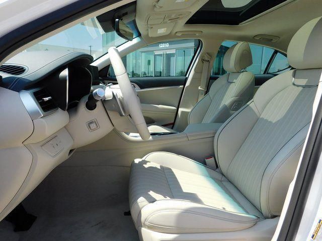 New 2026 White Genesis 2.5T Prestige image 3
