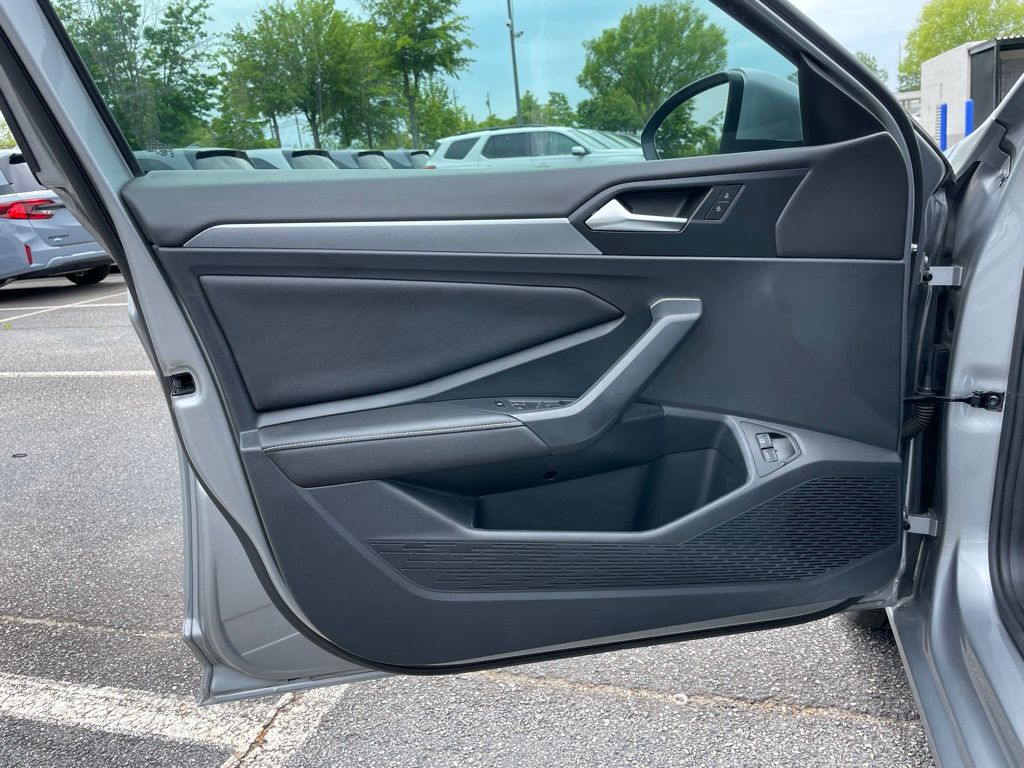 Thumbnail: 2022 Volkswagen Jetta - 23