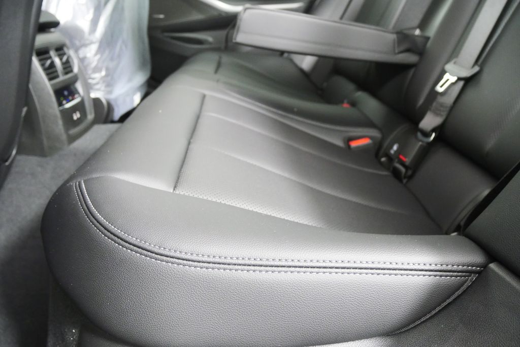 Thumbnail: 2026 BMW 3 Series - 15