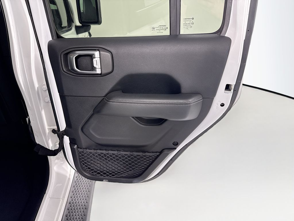 Thumbnail: 2019 Jeep Wrangler - 27