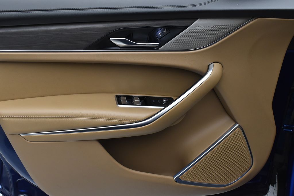 Thumbnail: 2021 Jaguar F-Pace - 10